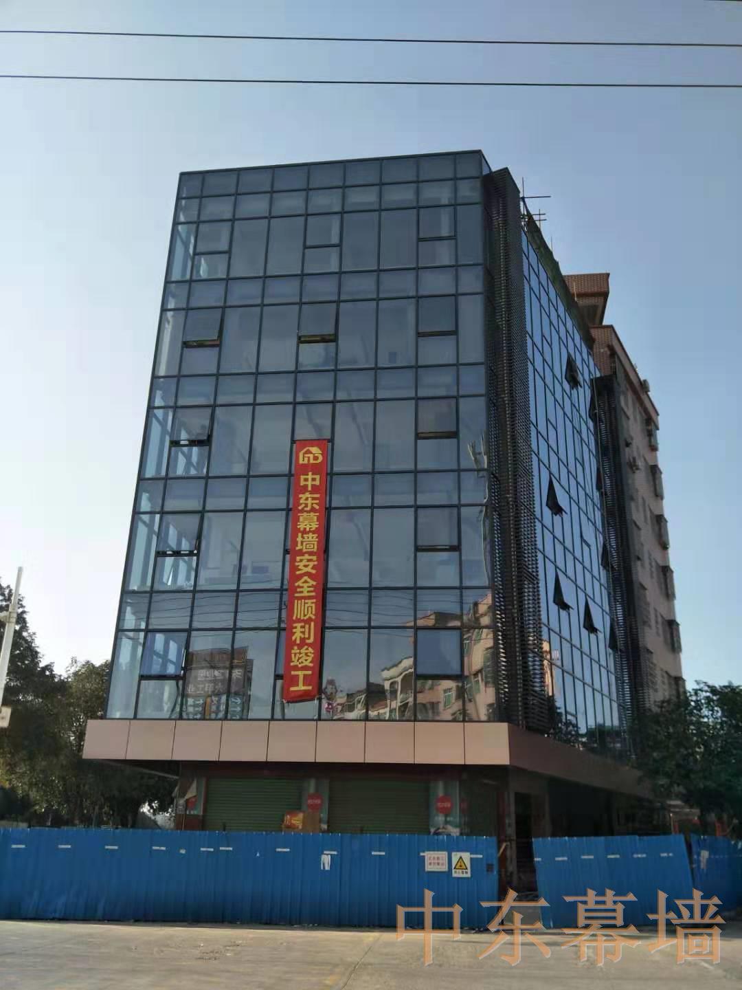 玻璃幕墻多少錢，【中東幕墻】助大家核算成本因素