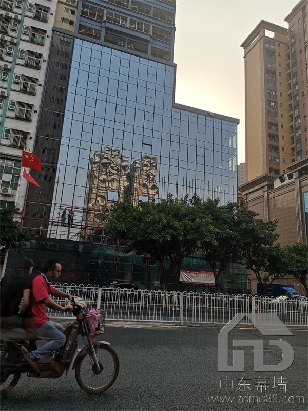 鋁板幕墻建筑與傳統(tǒng)建筑的區(qū)別？